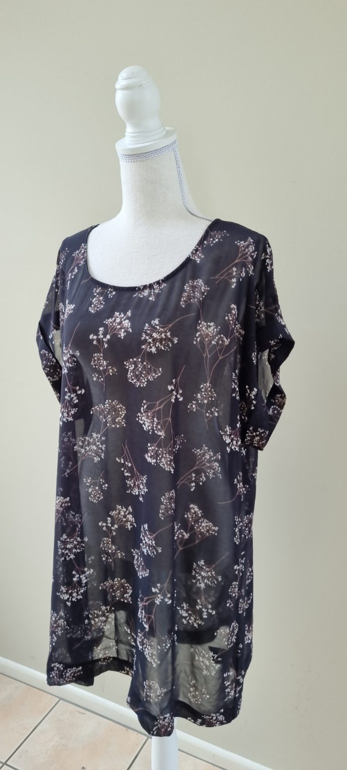 Whistle Tunic Top Size 18, image 2