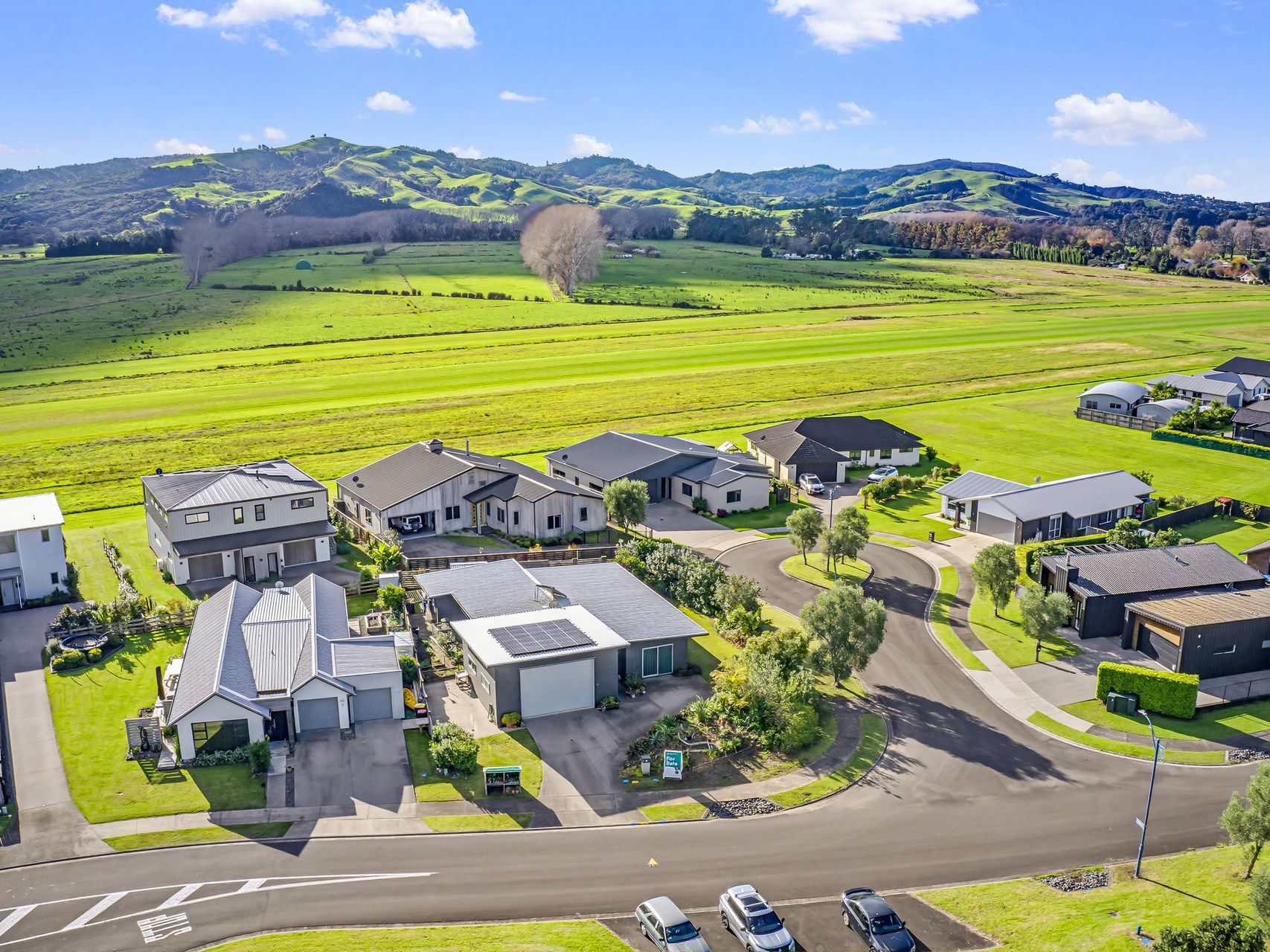 THE BEST IN AIRPARK LIVING AVAILABLE NOW. — slide 1