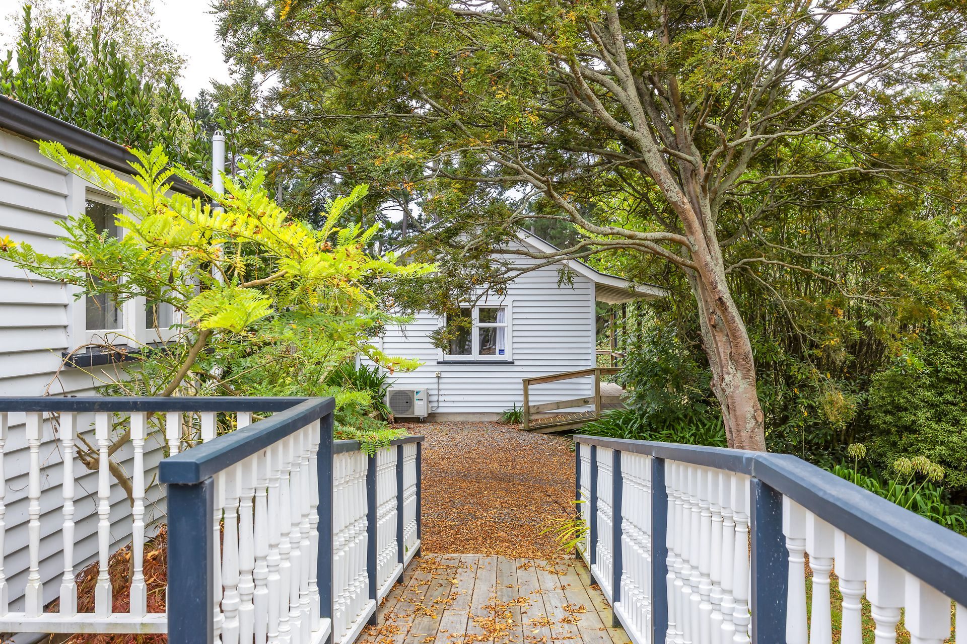 "Krakatoa" Country Living on Summerhill Rd — slide 14