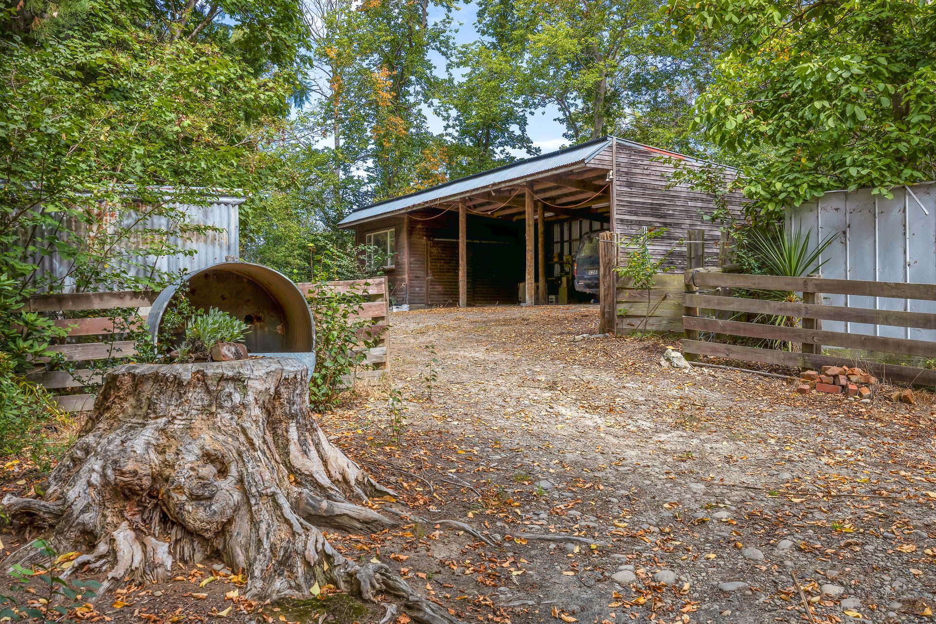 "Krakatoa" Country Living on Summerhill Rd — slide 15