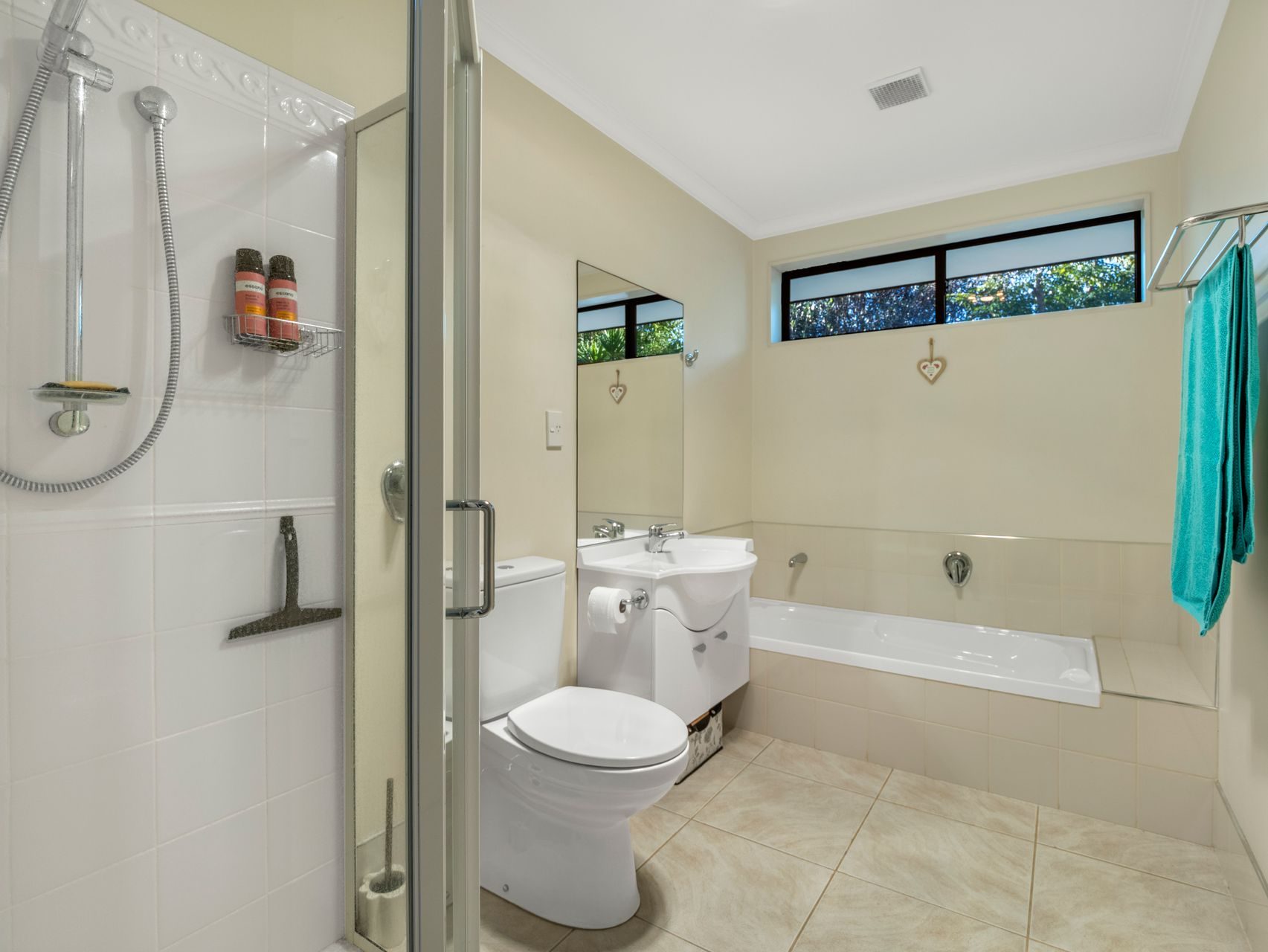 Versatile Living In Coastal Papamoa — slide 18