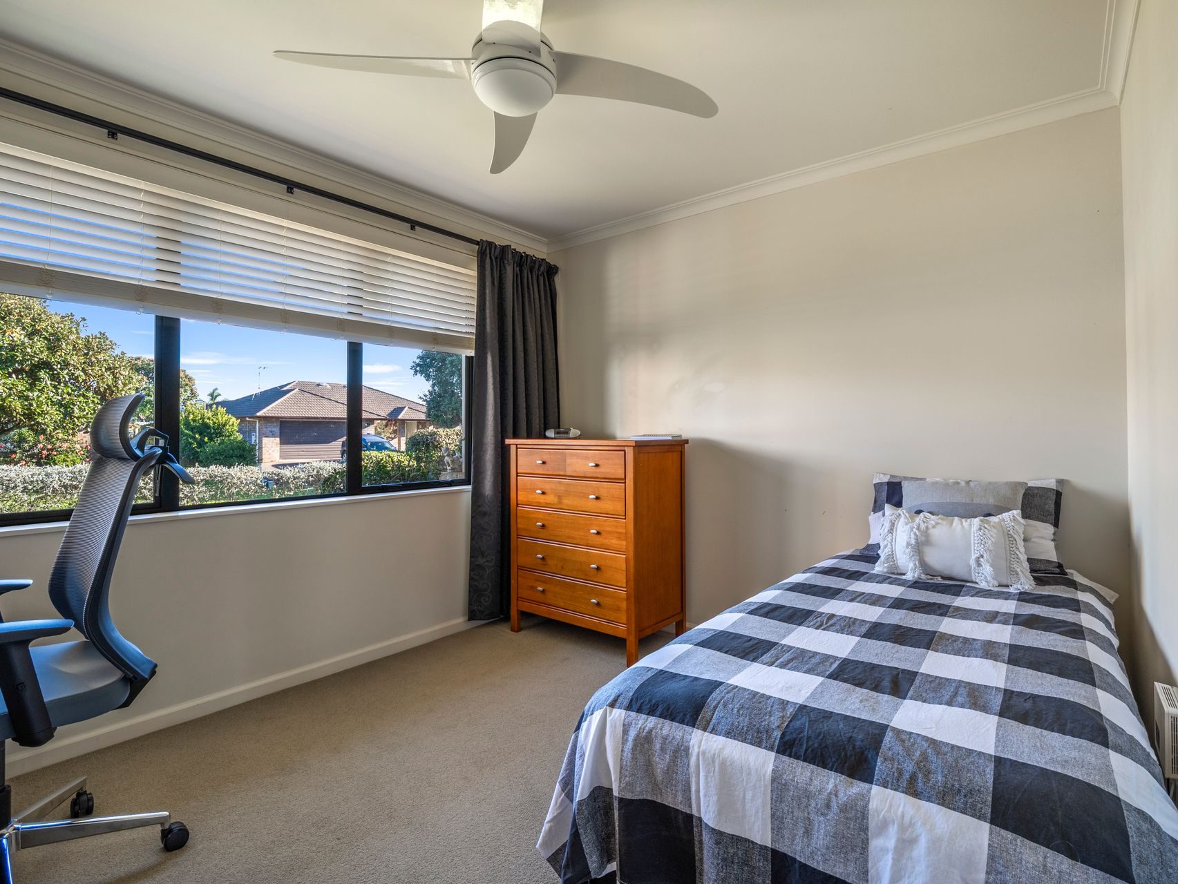 Versatile Living In Coastal Papamoa — slide 16
