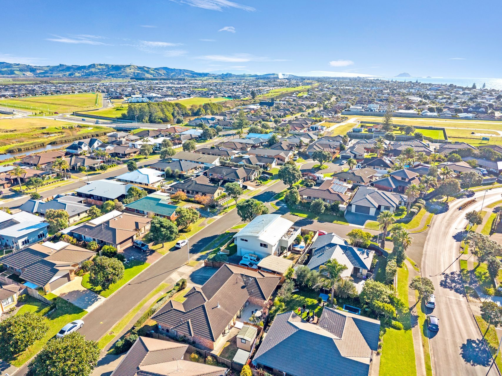 Versatile Living In Coastal Papamoa — slide 32