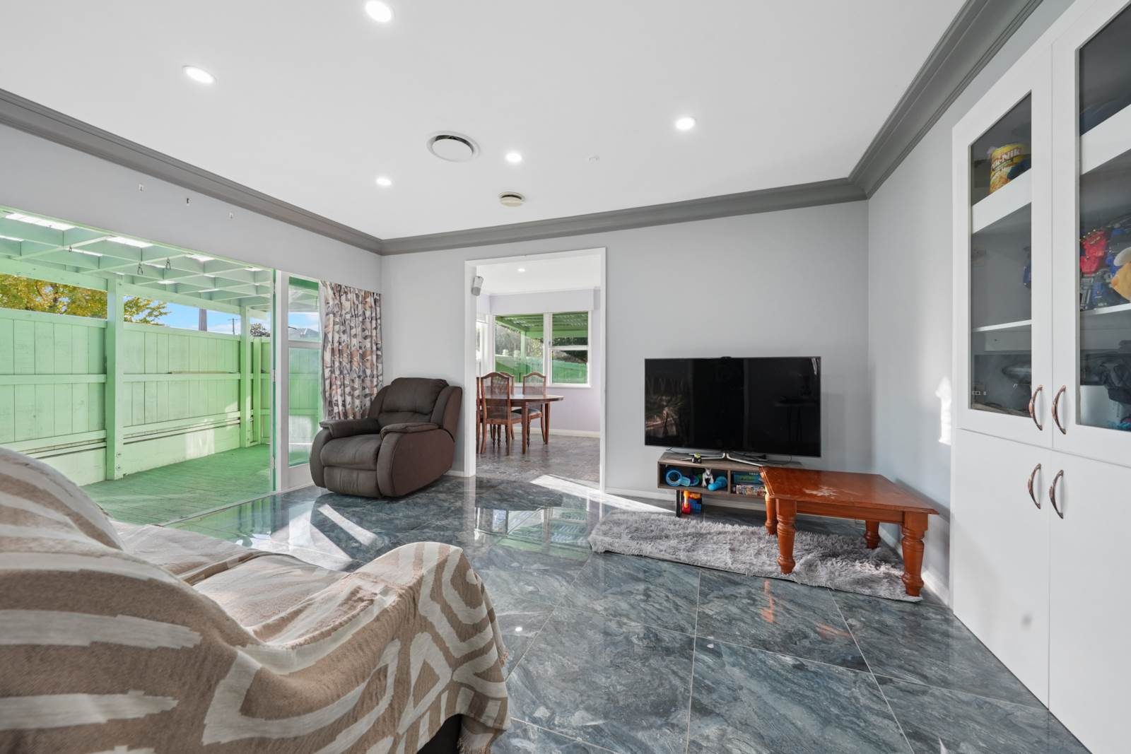 Space, Comfort & Future Potential on 846sqm — slide 2