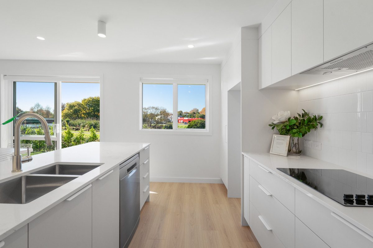 Brand New Stylish Home — slide 6