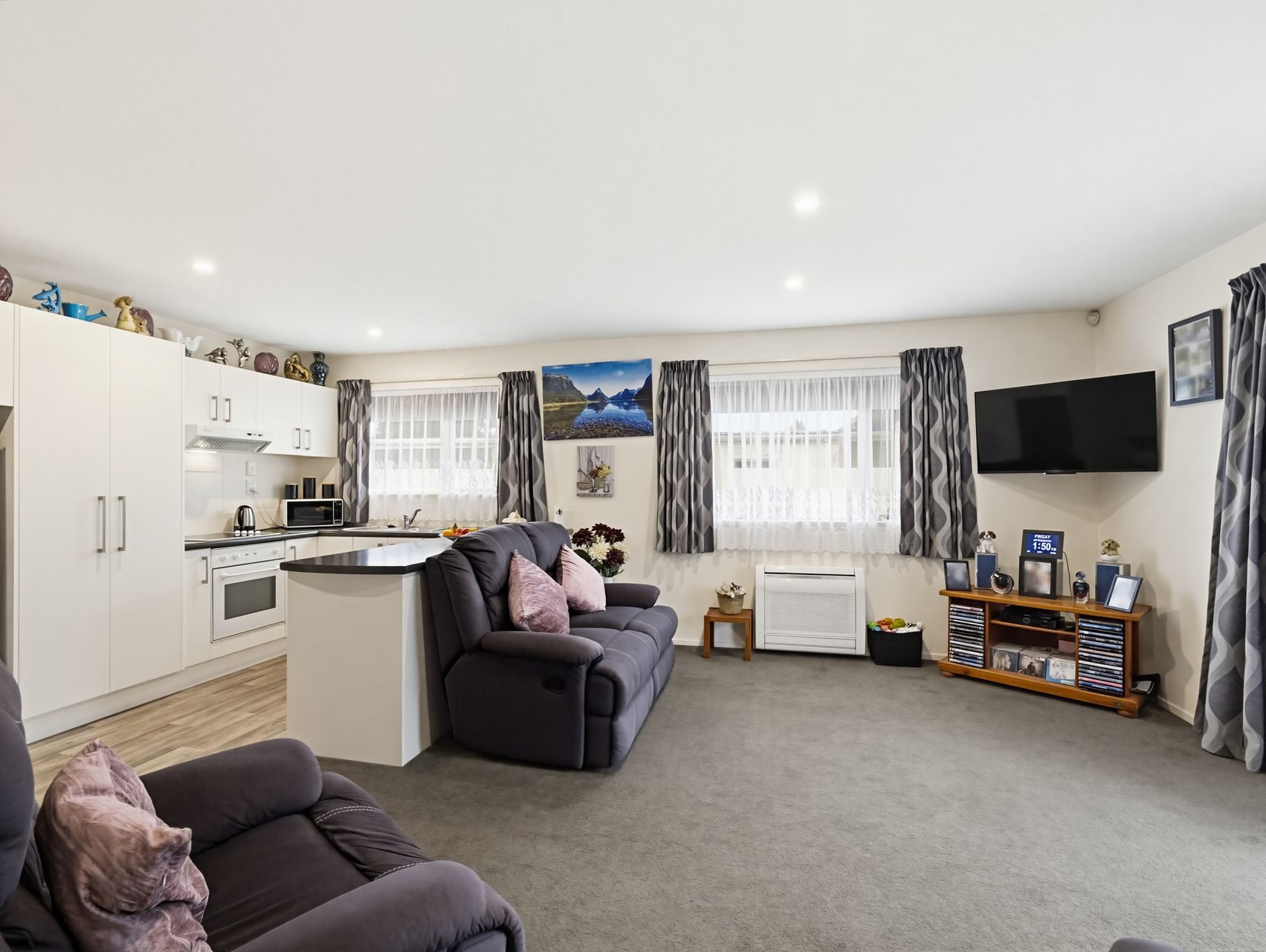 Sunny, Smart, Stand Alone, Two Bed, Over 60's Unit — slide 9