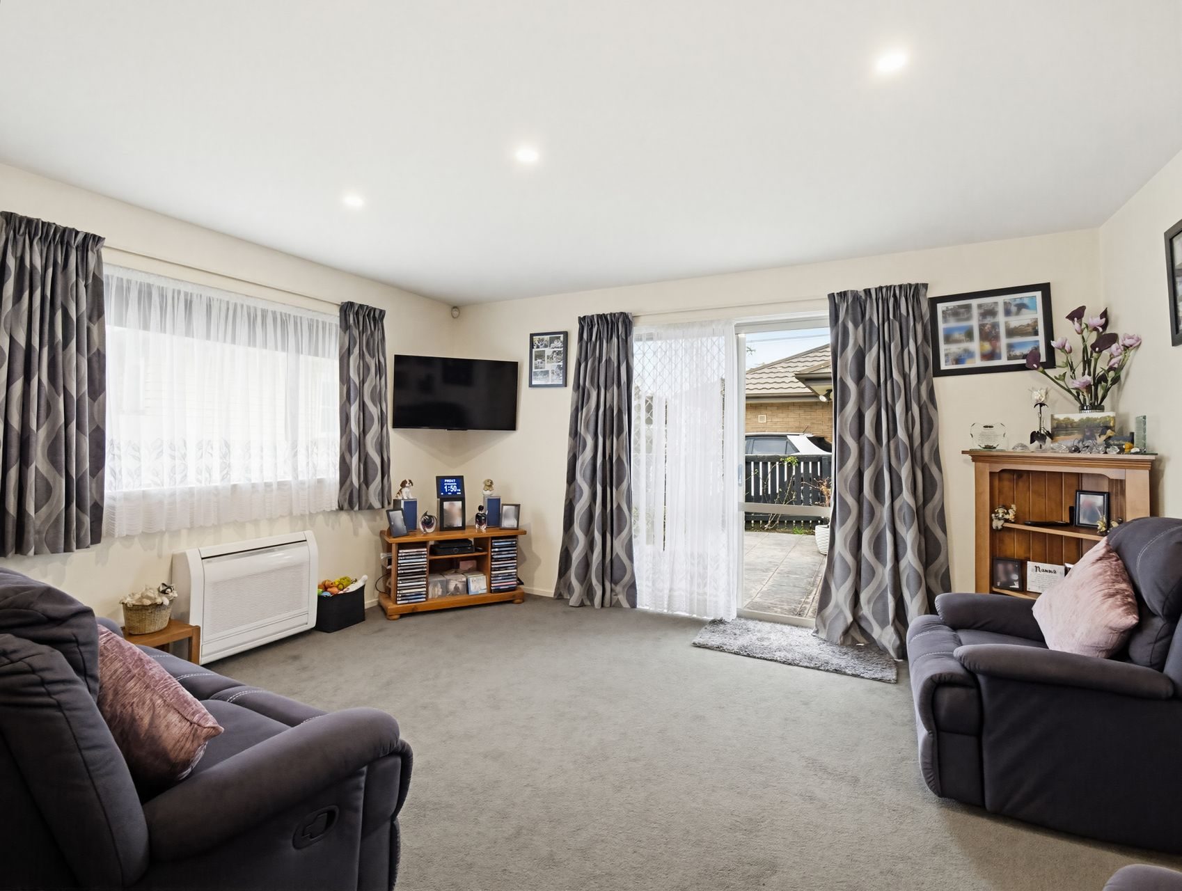 Sunny, Smart, Stand Alone, Two Bed, Over 60's Unit — slide 11