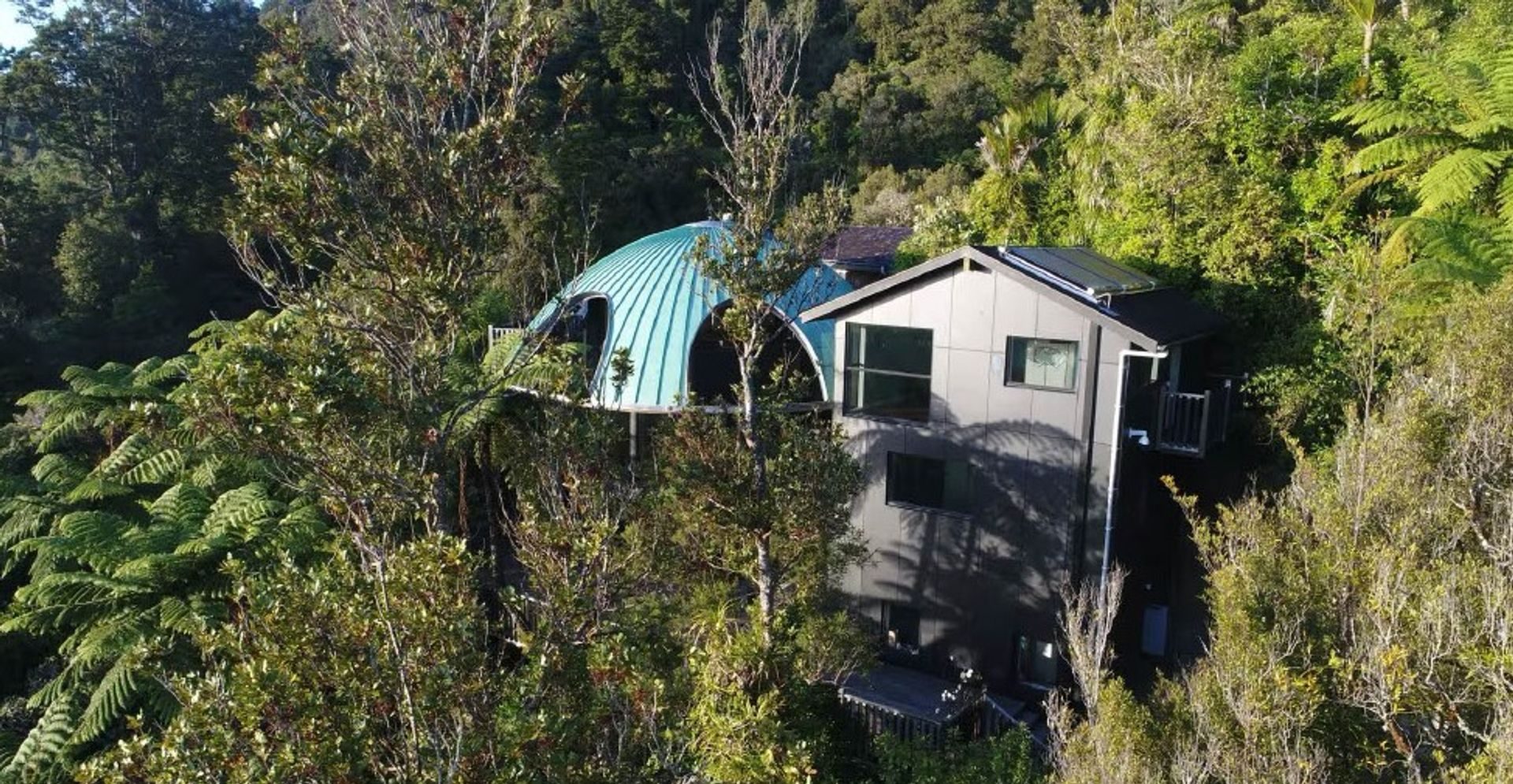 Unparalleled Sanctuary in the Waitakere Ranges — slide 2