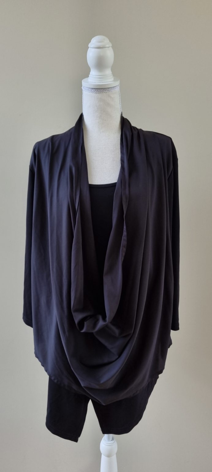 TS Taking Shape Black Top Size M / 18