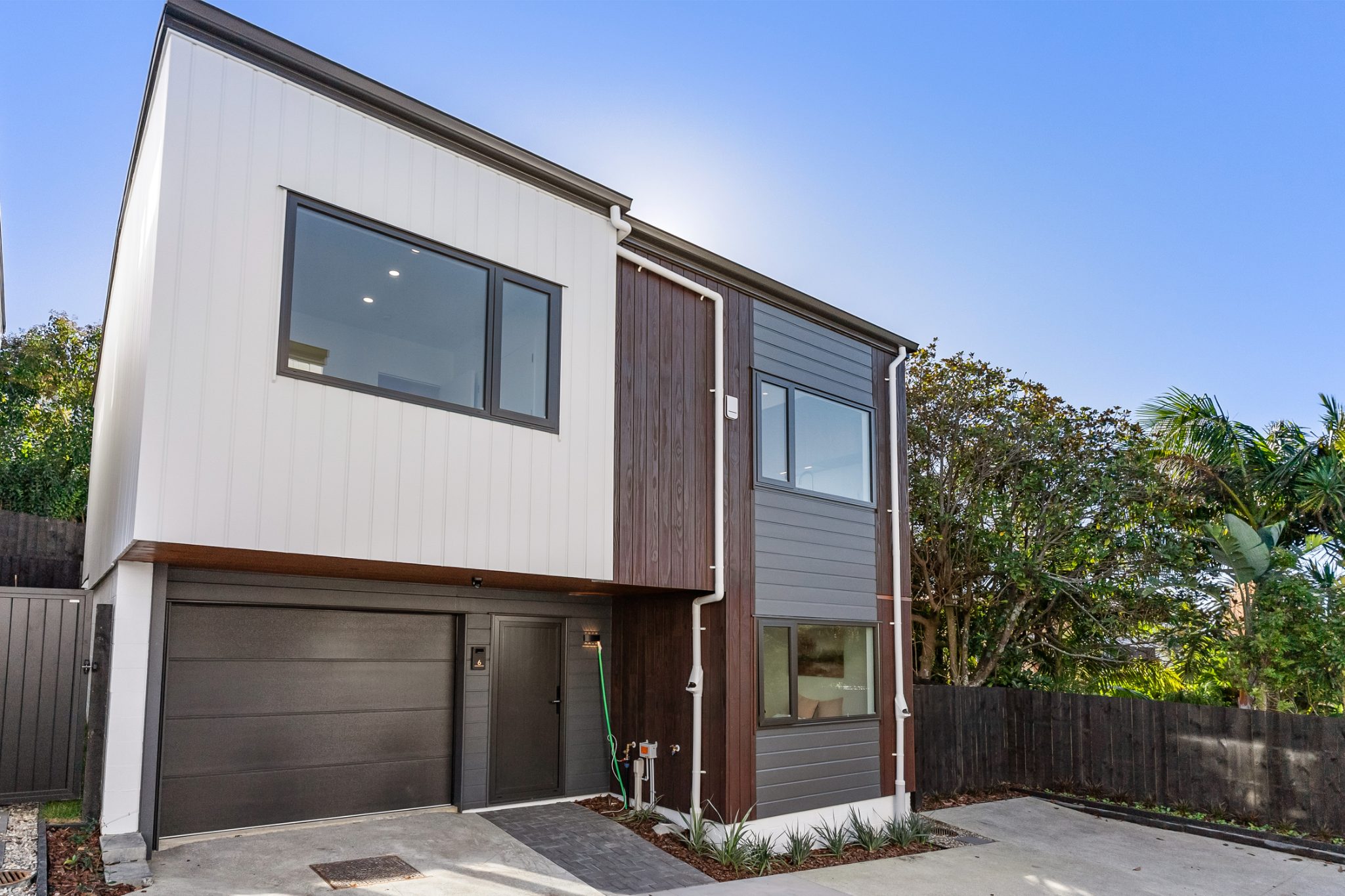 Sunny & Private | New in Rangi Zone — slide 32