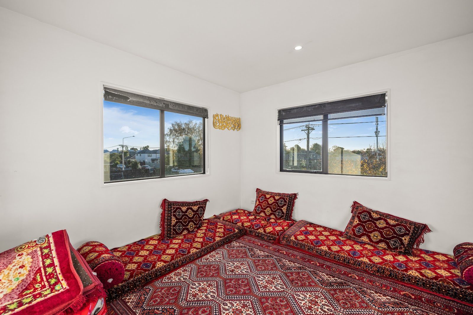 Stylish Richmond Apartment- Views & Balcony! — slide 12