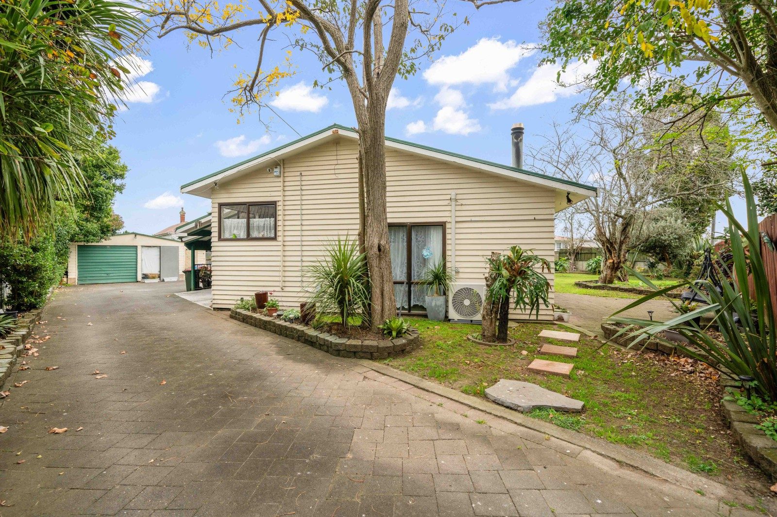 Two Titles on 1,905sqm - Buy one or buy both — slide 2