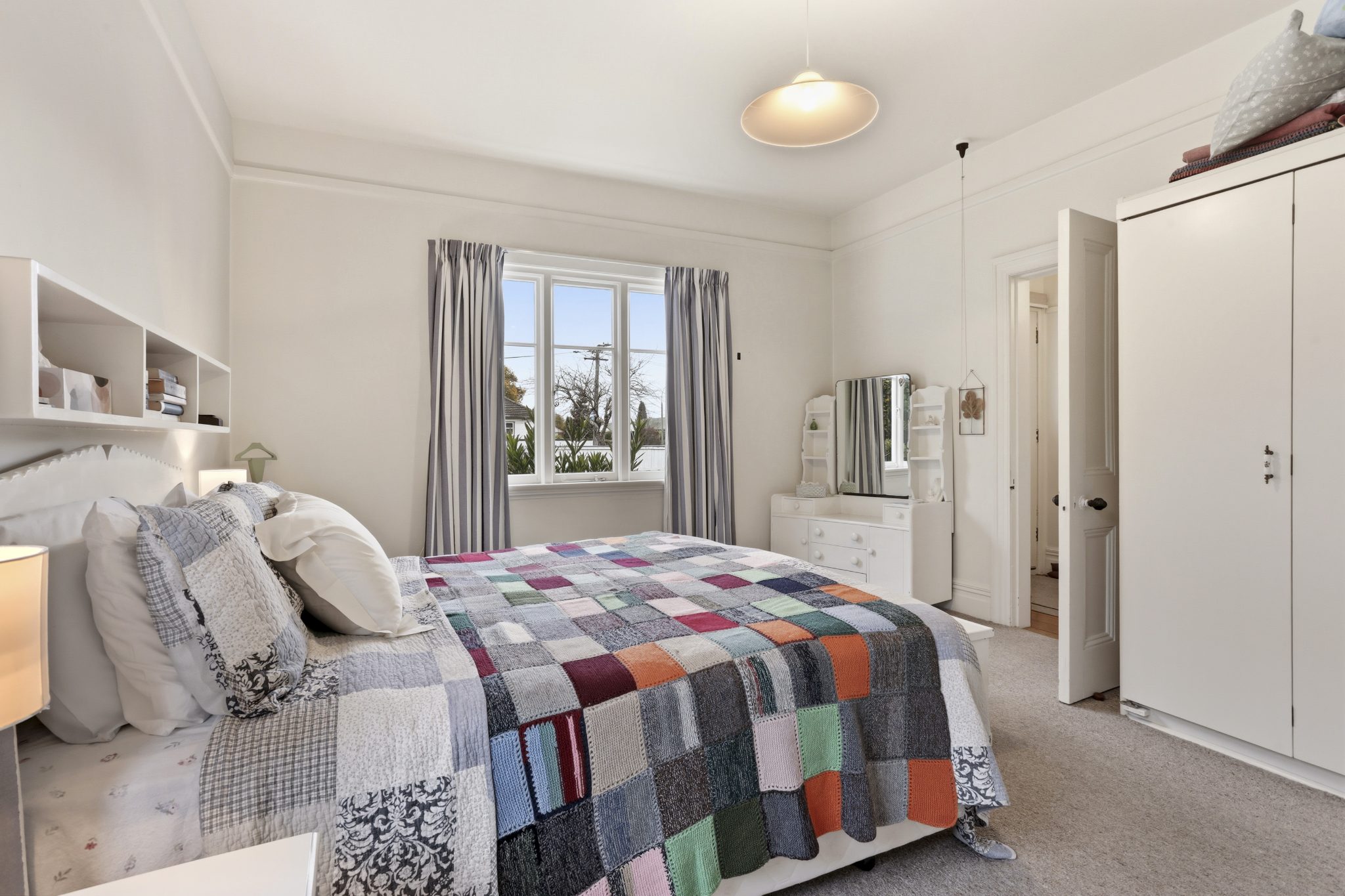 Wow...Five bedrooms in Burnside High Zone! — slide 14