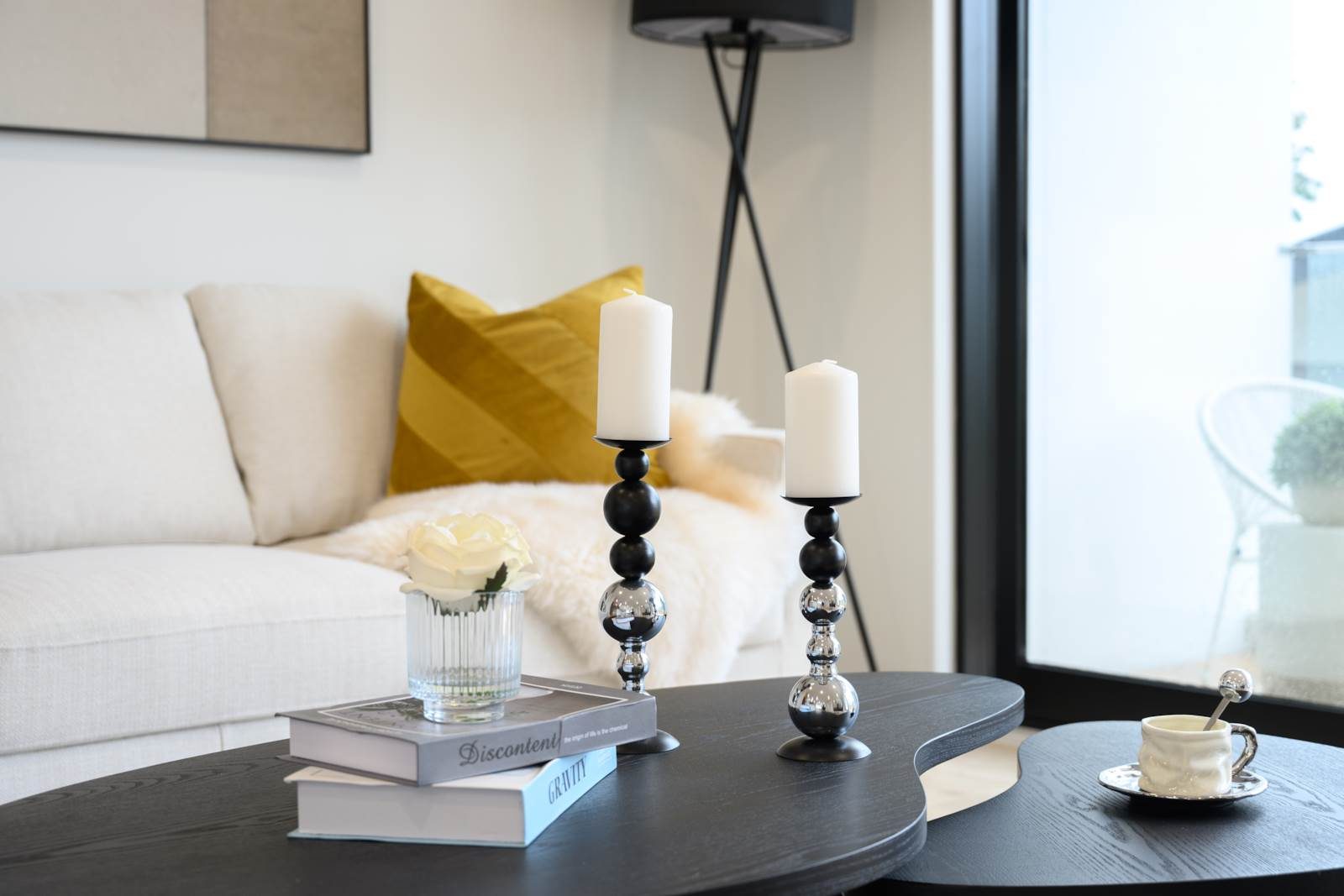 Big Modern Home in Westlake Zones — slide 6