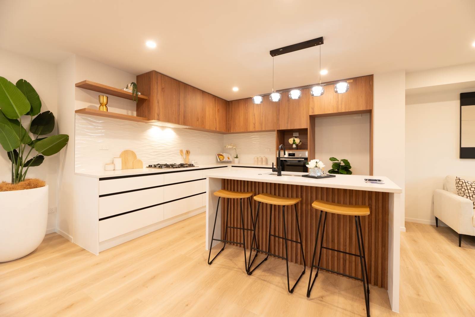 Big Modern Home in Westlake Zones — slide 13