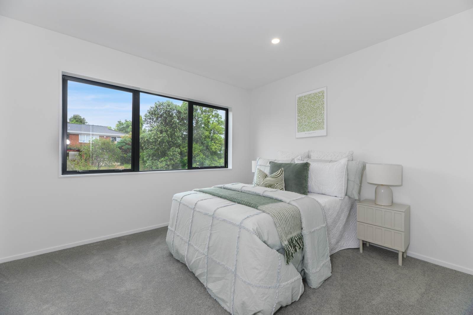 Big Modern Home in Westlake Zones — slide 20