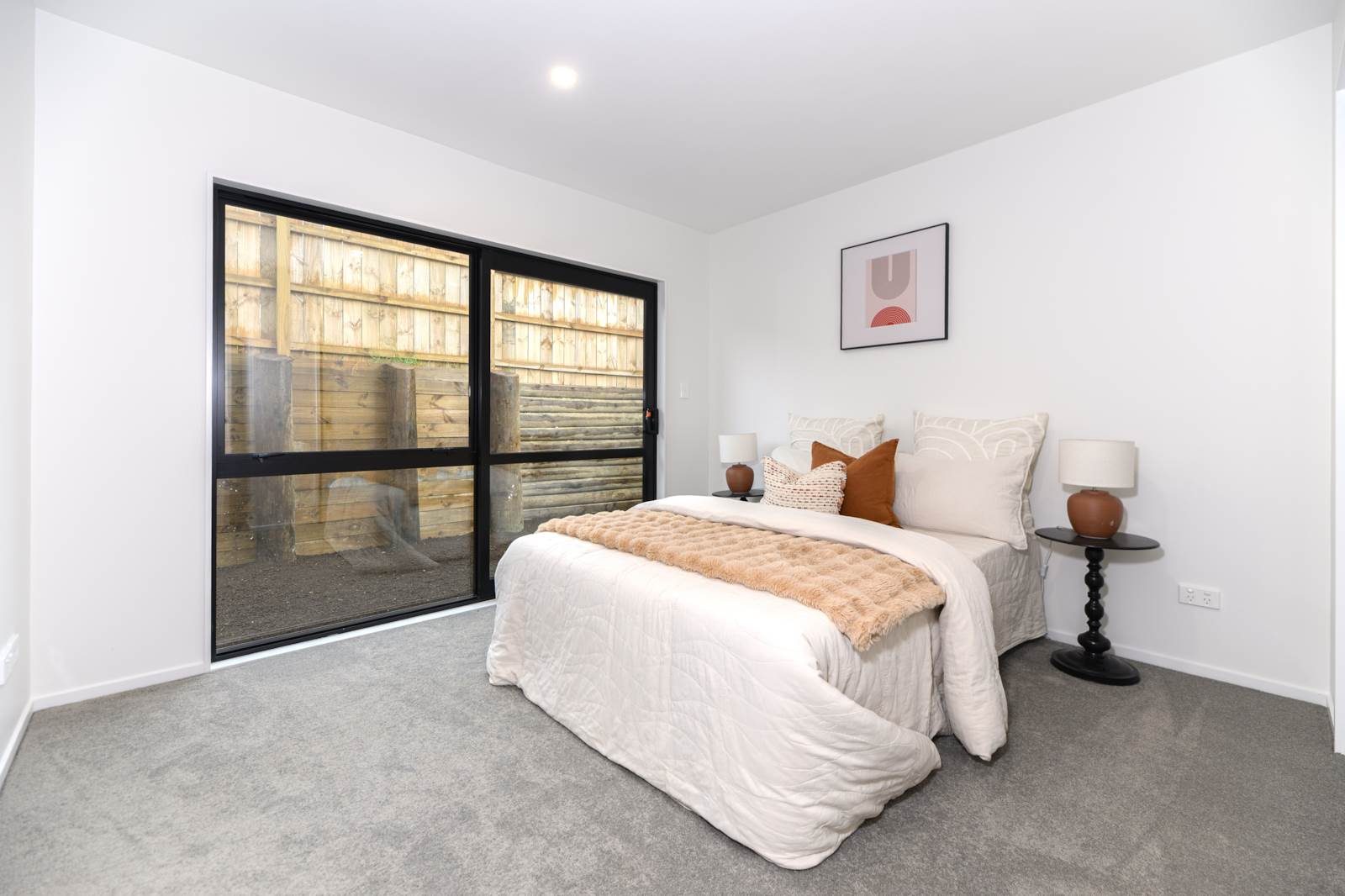 Big Modern Home in Westlake Zones — slide 22