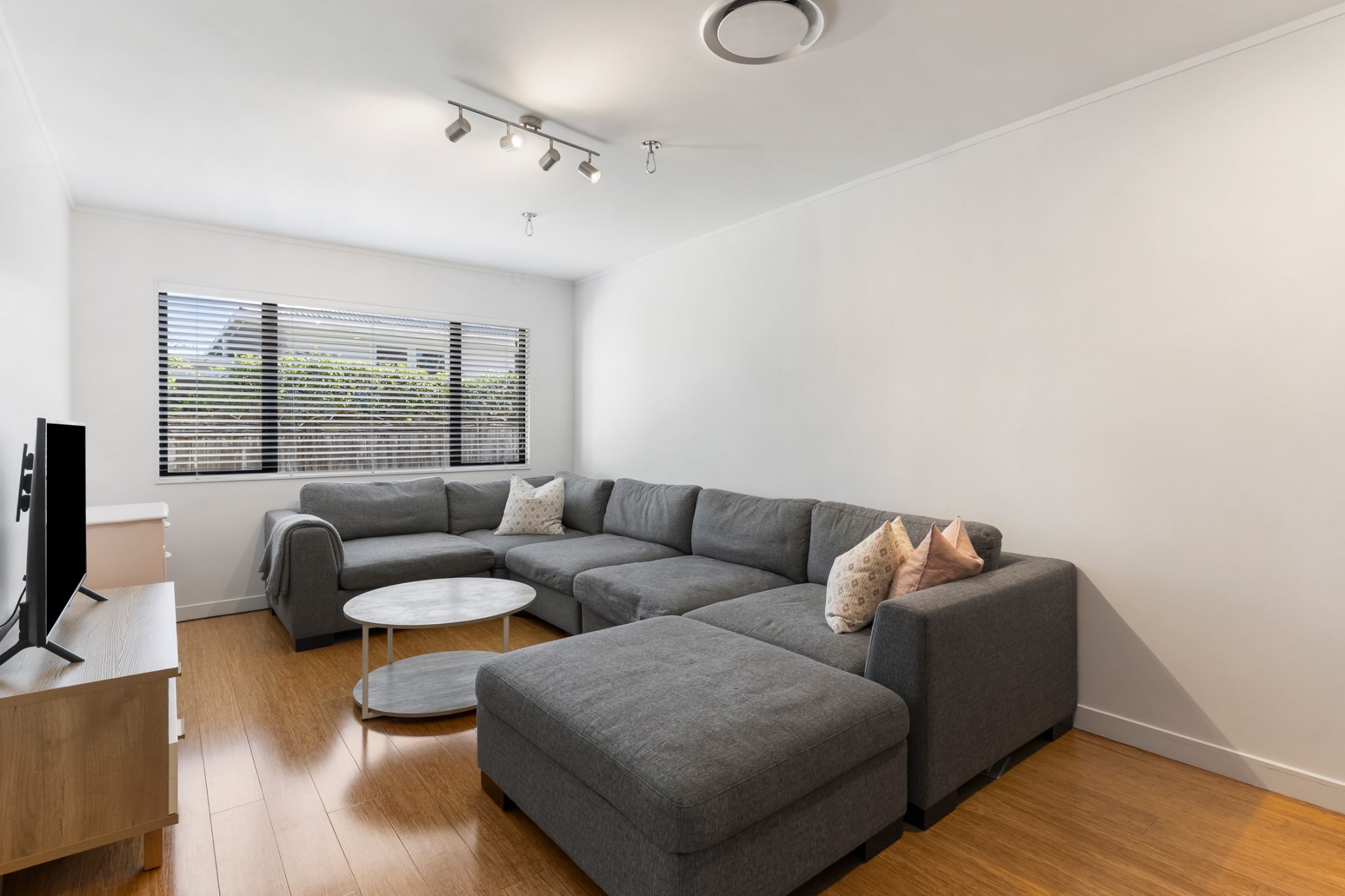 Smart Buying in Double Westlake Zone — slide 8