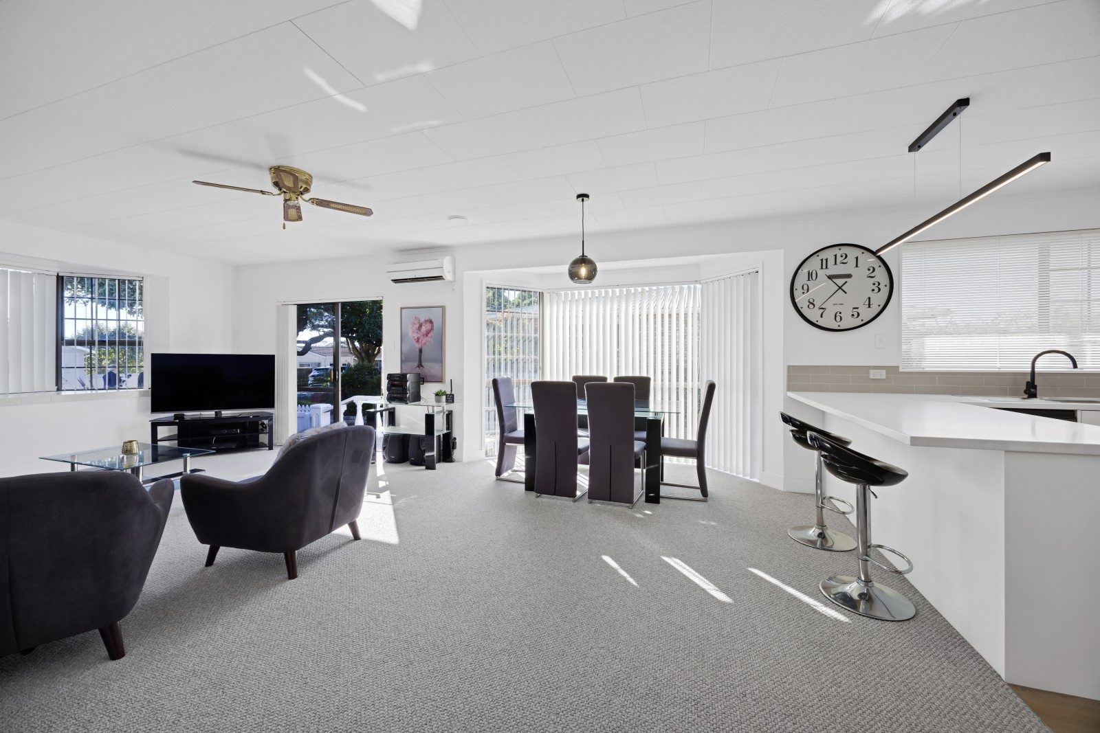 Freshly renovated in a prime location — slide 5