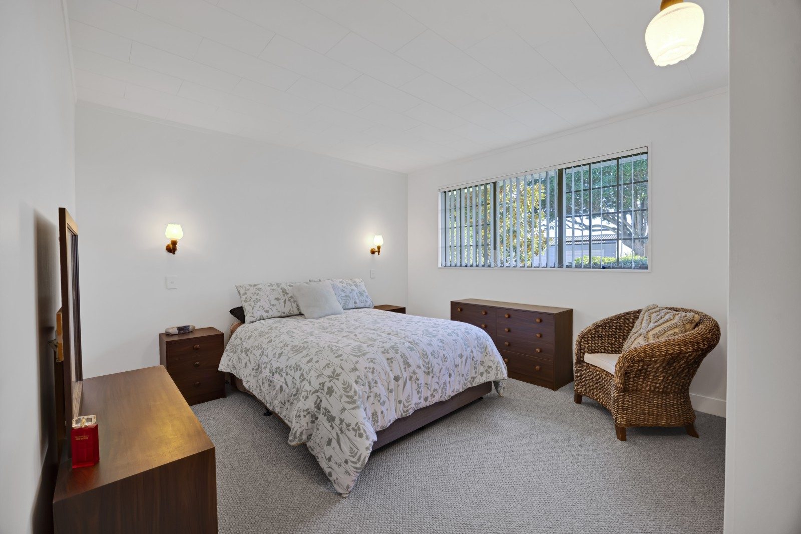 Freshly renovated in a prime location — slide 8