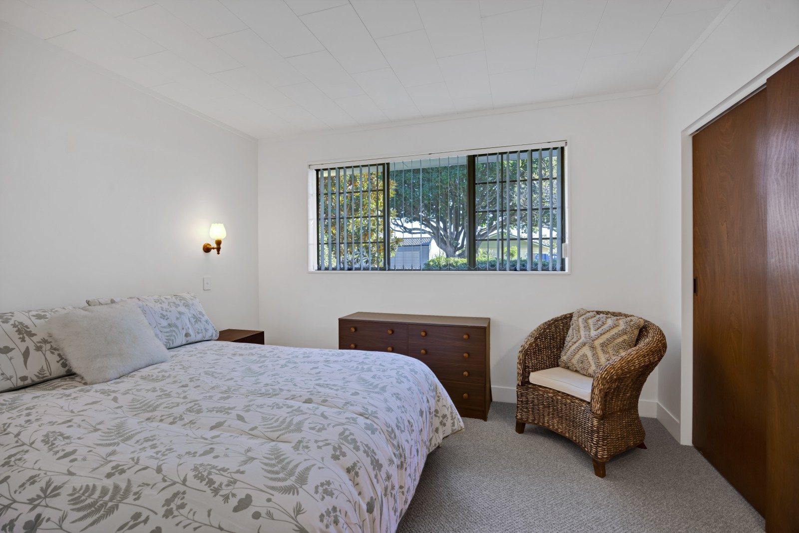 Freshly renovated in a prime location — slide 9