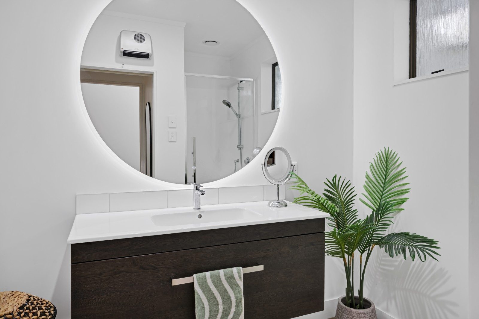 Freshly renovated in a prime location — slide 12