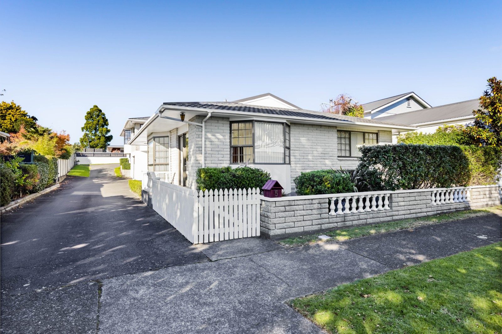 Freshly renovated in a prime location — slide 17