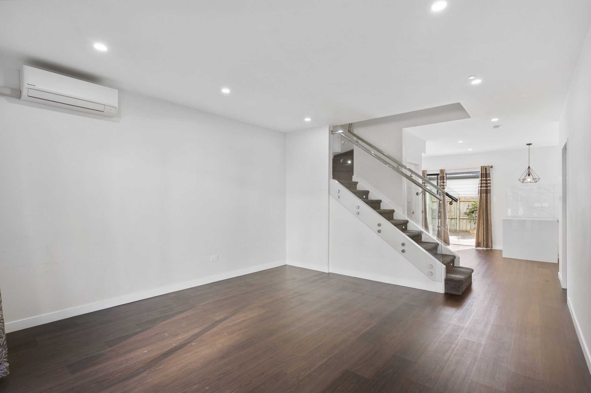 Stylish Freehold Living in the Heart of Takanini — slide 2