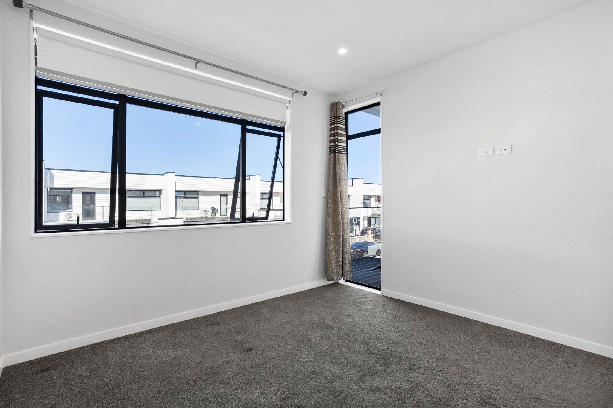 Stylish Freehold Living in the Heart of Takanini — slide 5