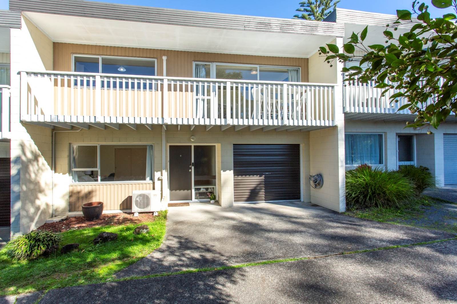 Quiet & Spacious 100m2 & Westlake Entry Zone — slide 2