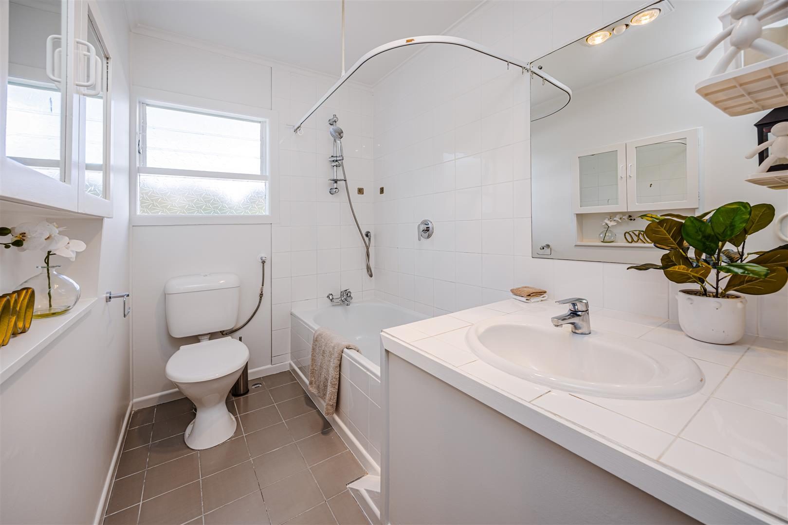 Immaculate & Renovated - The Ultimate Parnell — slide 10