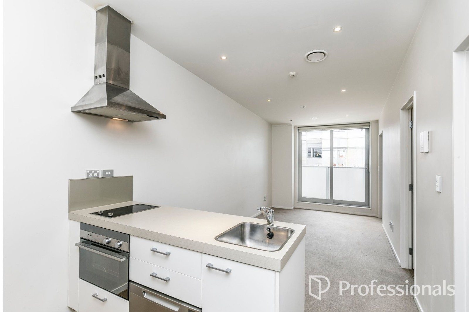 Premium Location In The Heart Of The City — slide 2