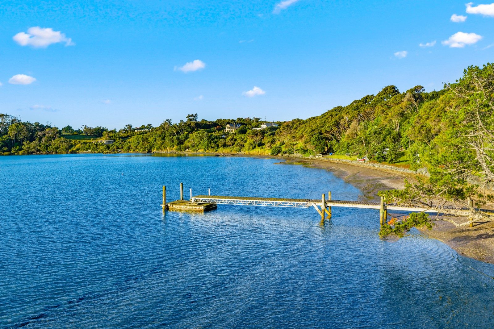 Absolute waterfront with jetty and mooring — slide 2