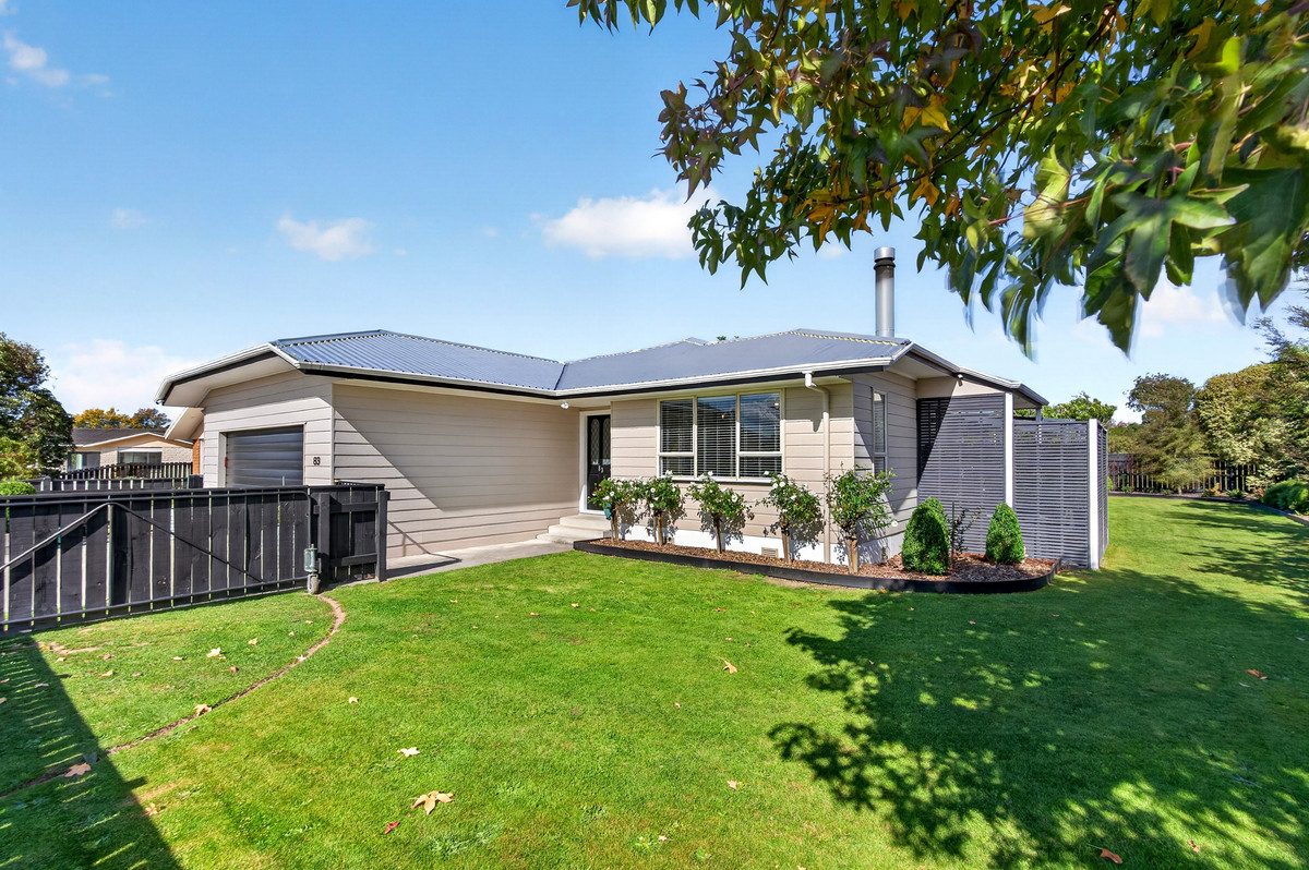 Easy Choice, Easy Living - BEO $749,000 — slide 2