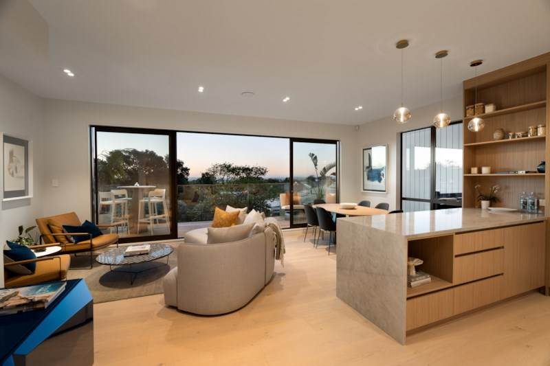 Standalone Luxury Beside Mt Eden Village – DGZ — slide 2