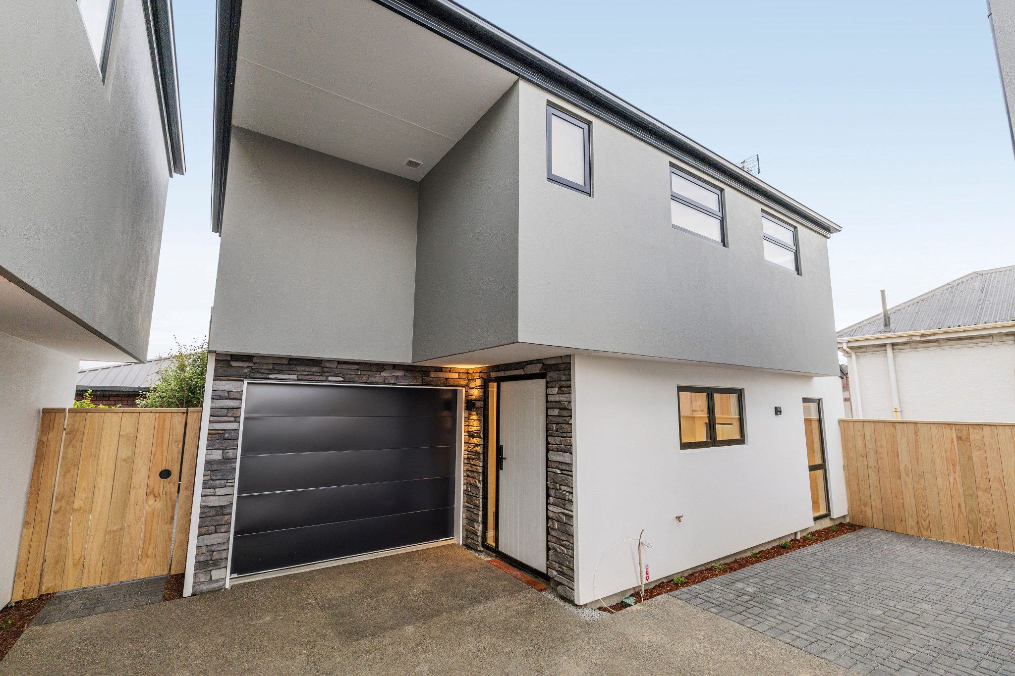 Five Freehold Townhouses With Architectural Edge — slide 2