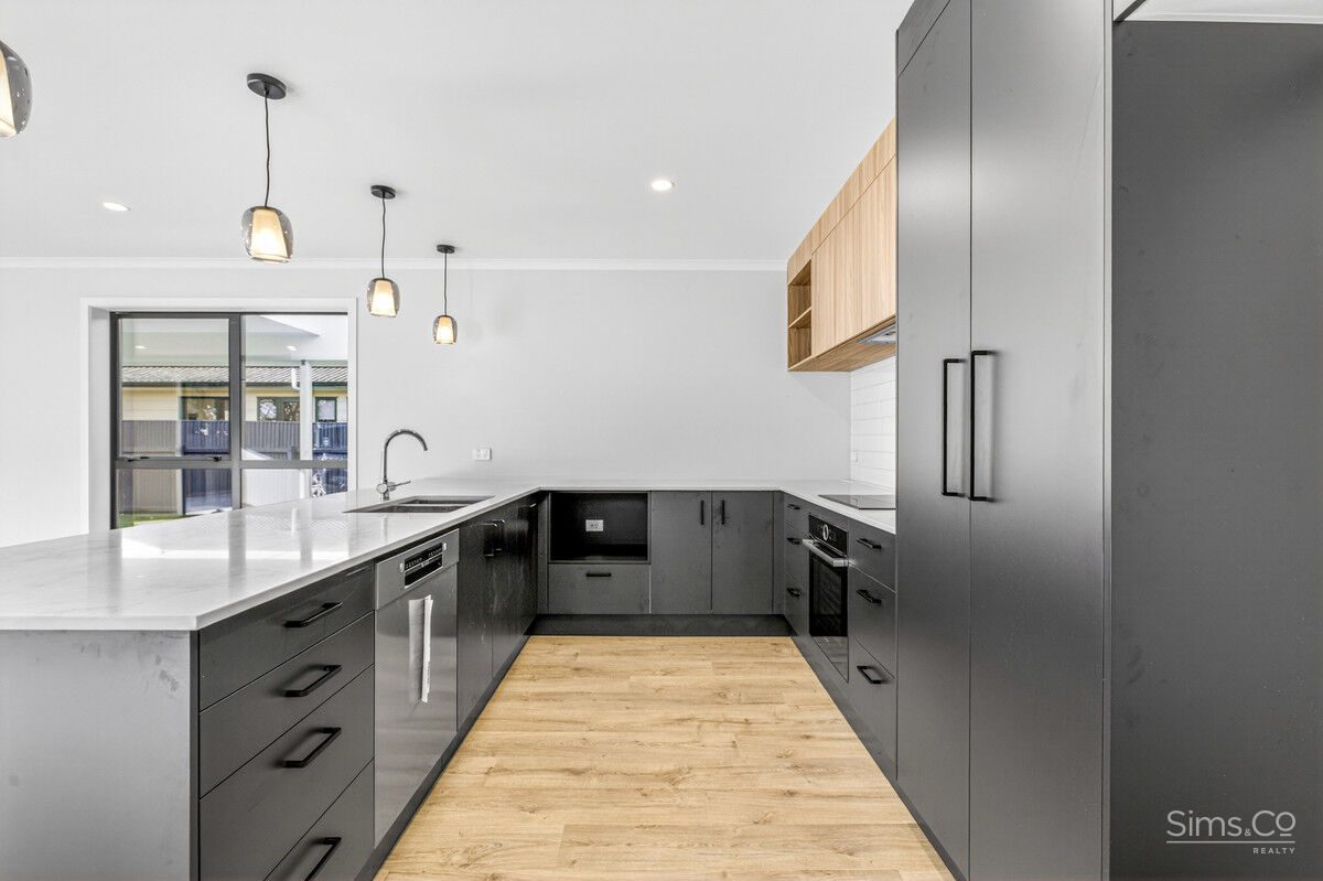 Effortless Modern Living Begins Here — slide 2