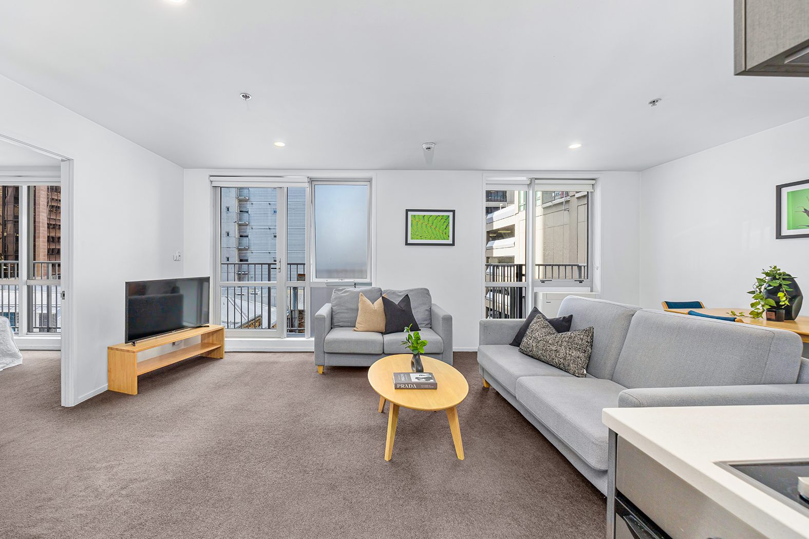 Liveable Space In A Prime City Location — slide 2