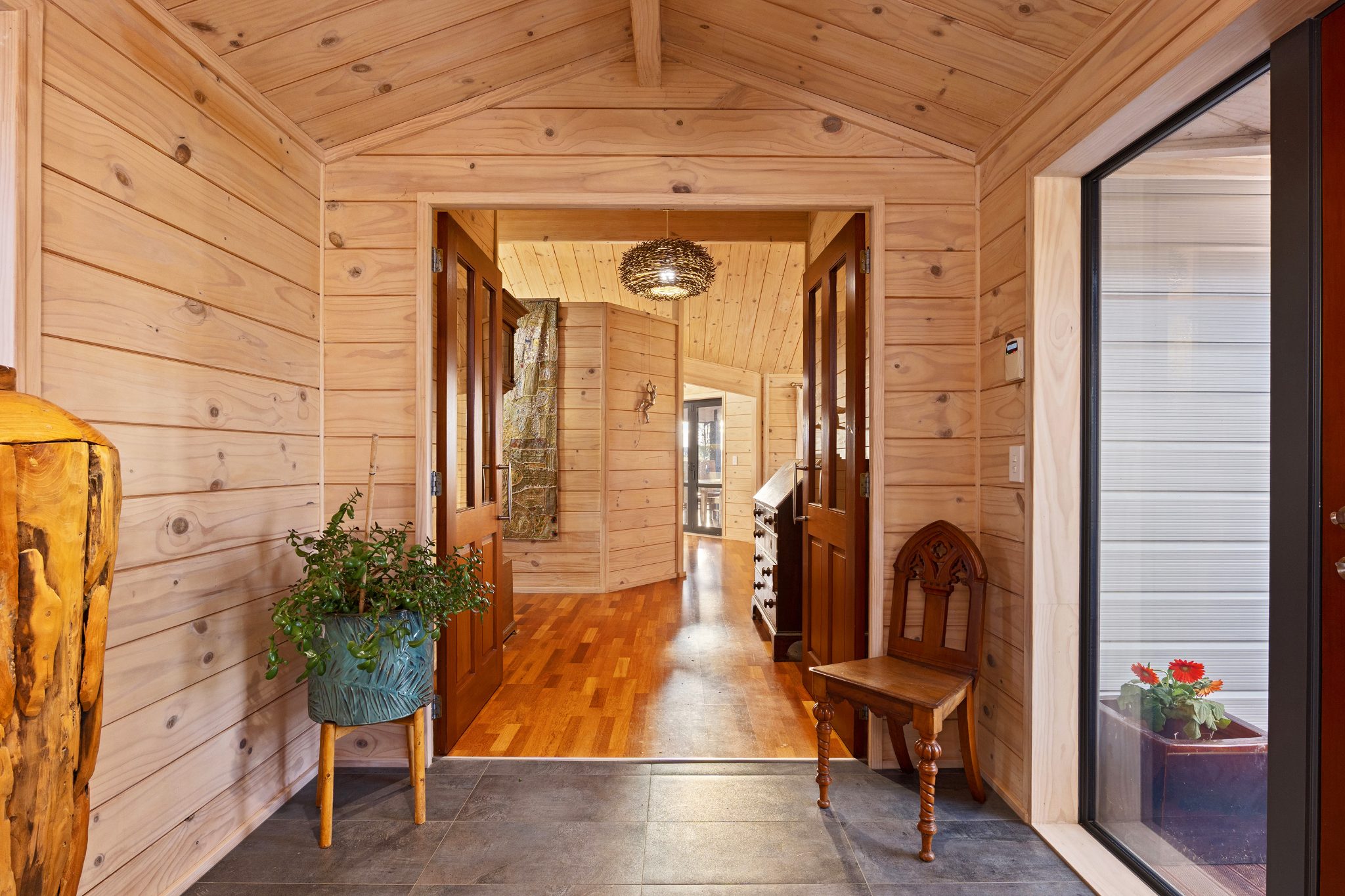 Timber Warmth Meets Country Freedom — slide 3