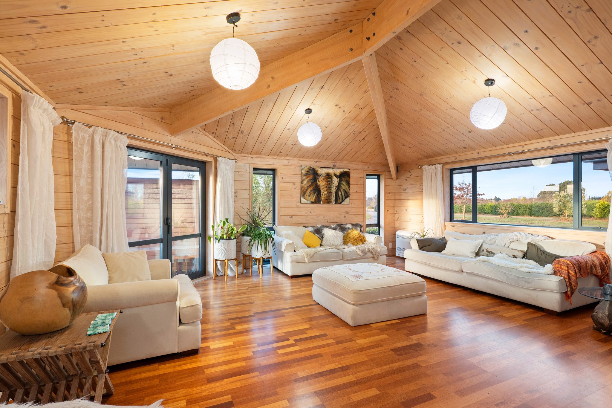 Timber Warmth Meets Country Freedom — slide 4