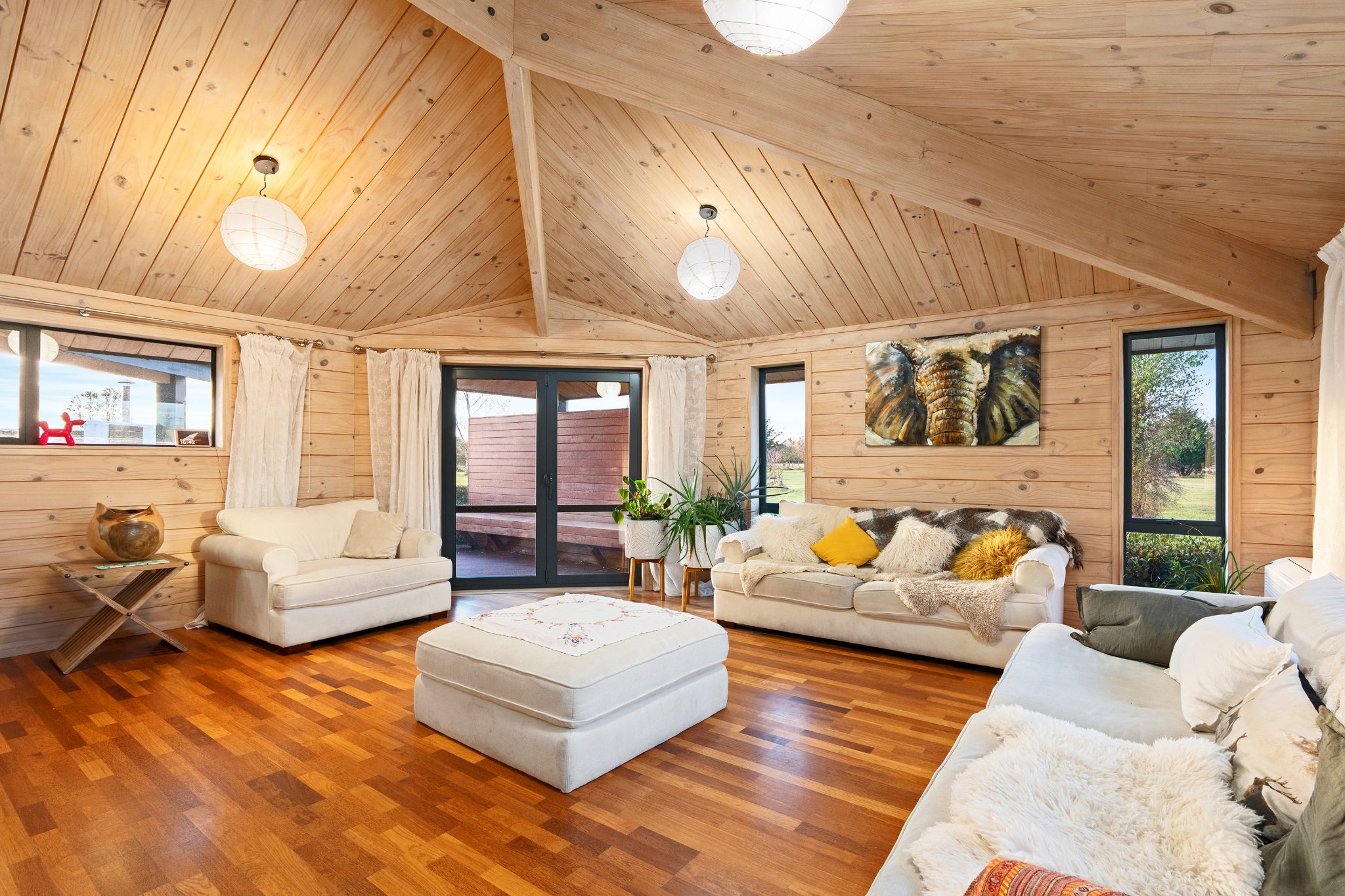 Timber Warmth Meets Country Freedom — slide 5