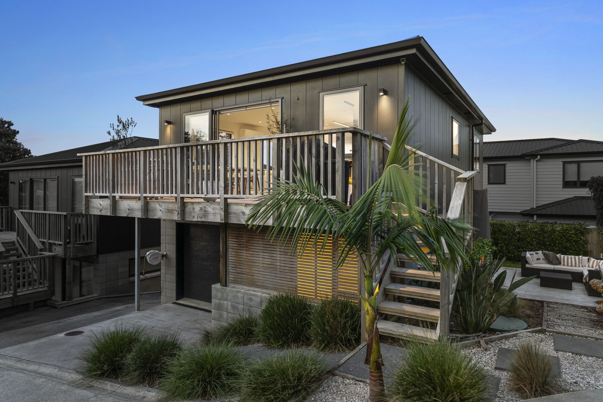 Modern Coastal Living in Prime Red Beach Location — slide 1