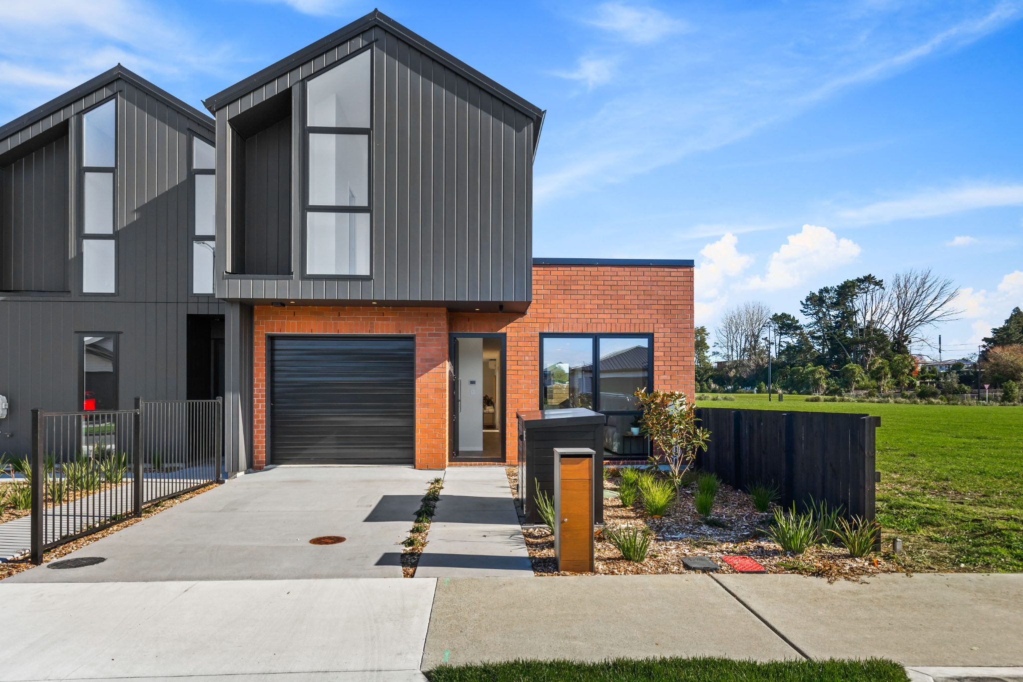 Sleek Brand New Signature Homes Statement — slide 1