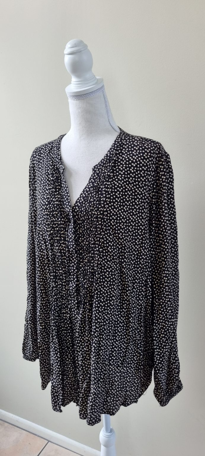 Studio Curve Tunic Top size 22, image 2