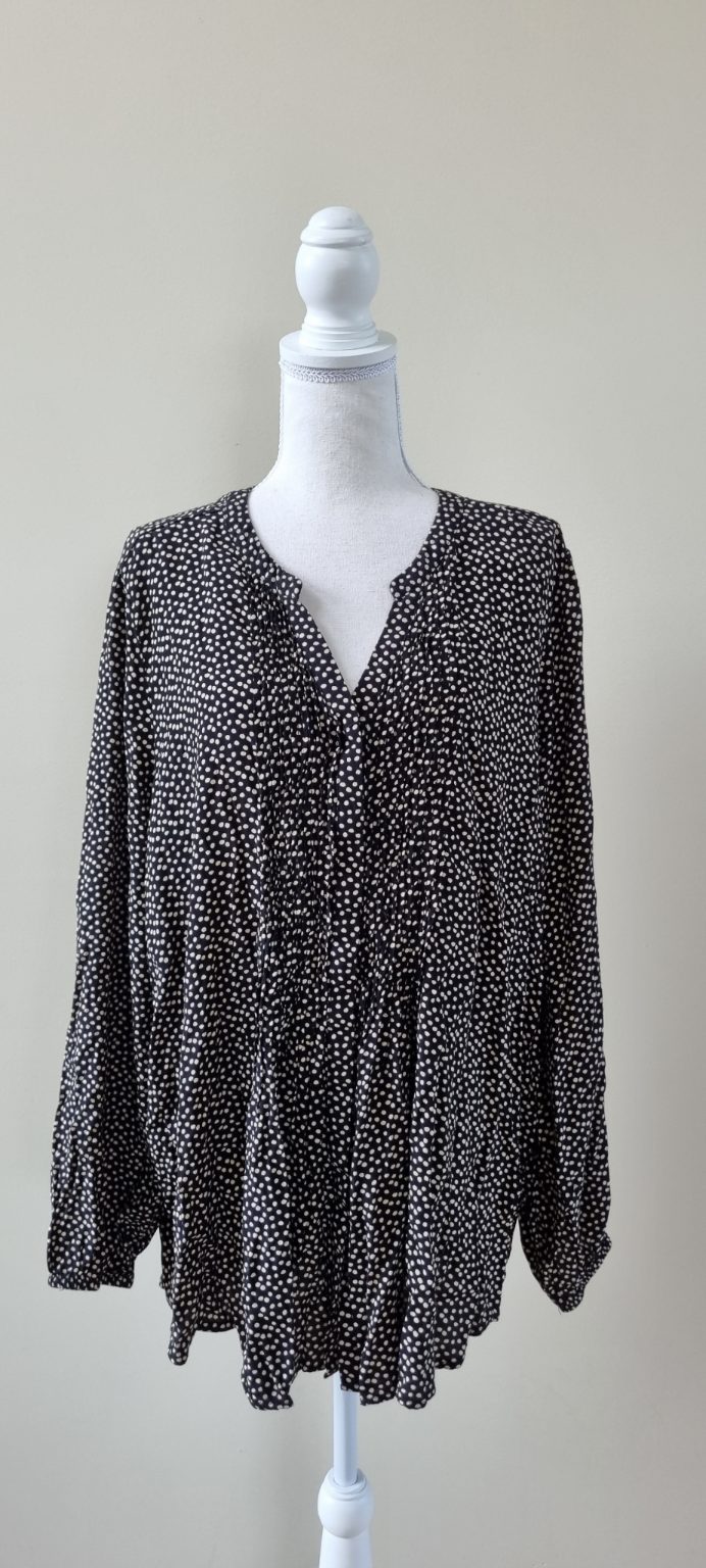 Studio Curve Tunic Top size 22