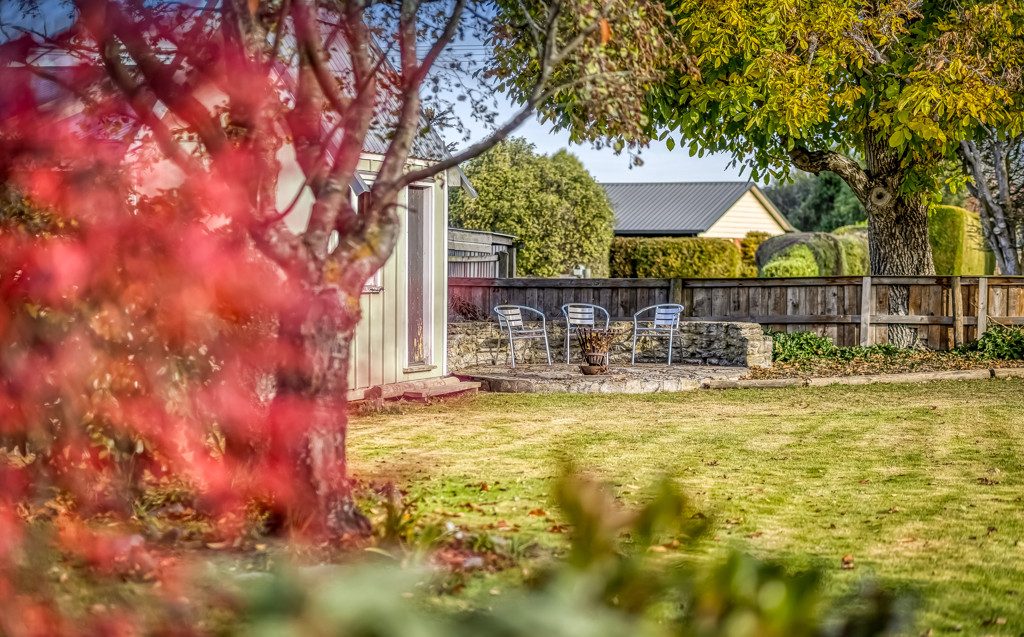 Storybook Cottage Living in the Heart of Sheffield — slide 10