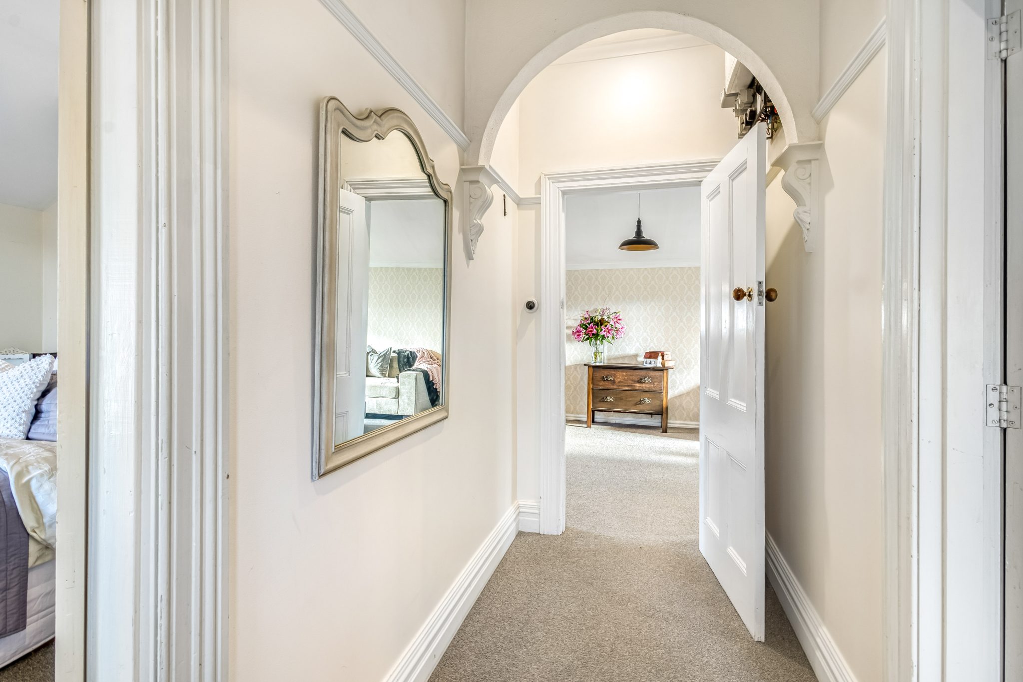 Storybook Cottage Living in the Heart of Sheffield — slide 17