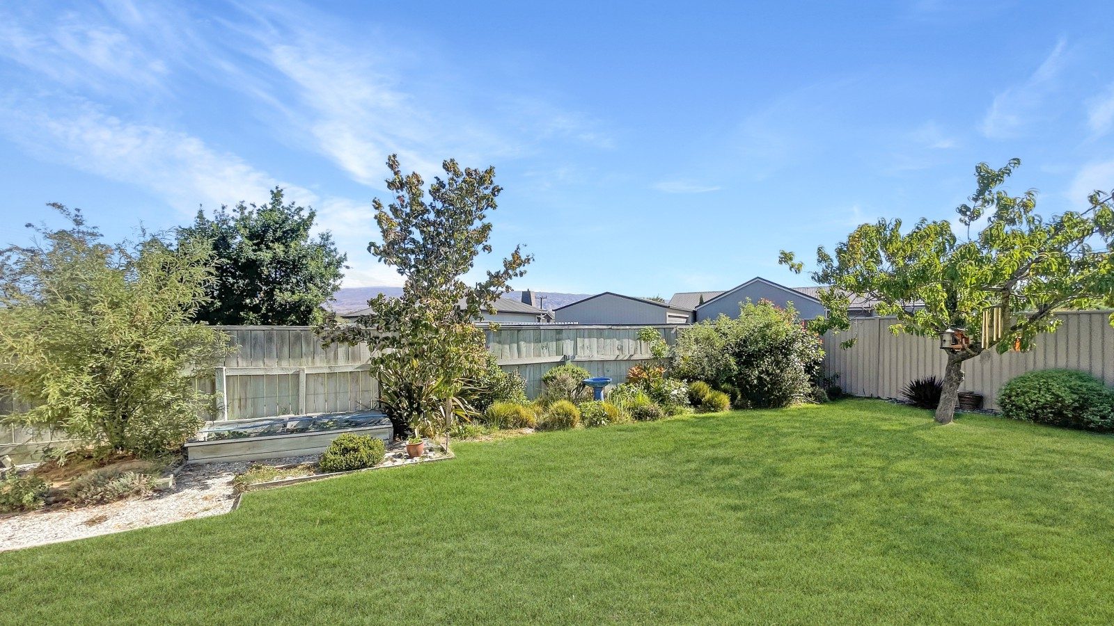 Private and Spacious on Larch — slide 19