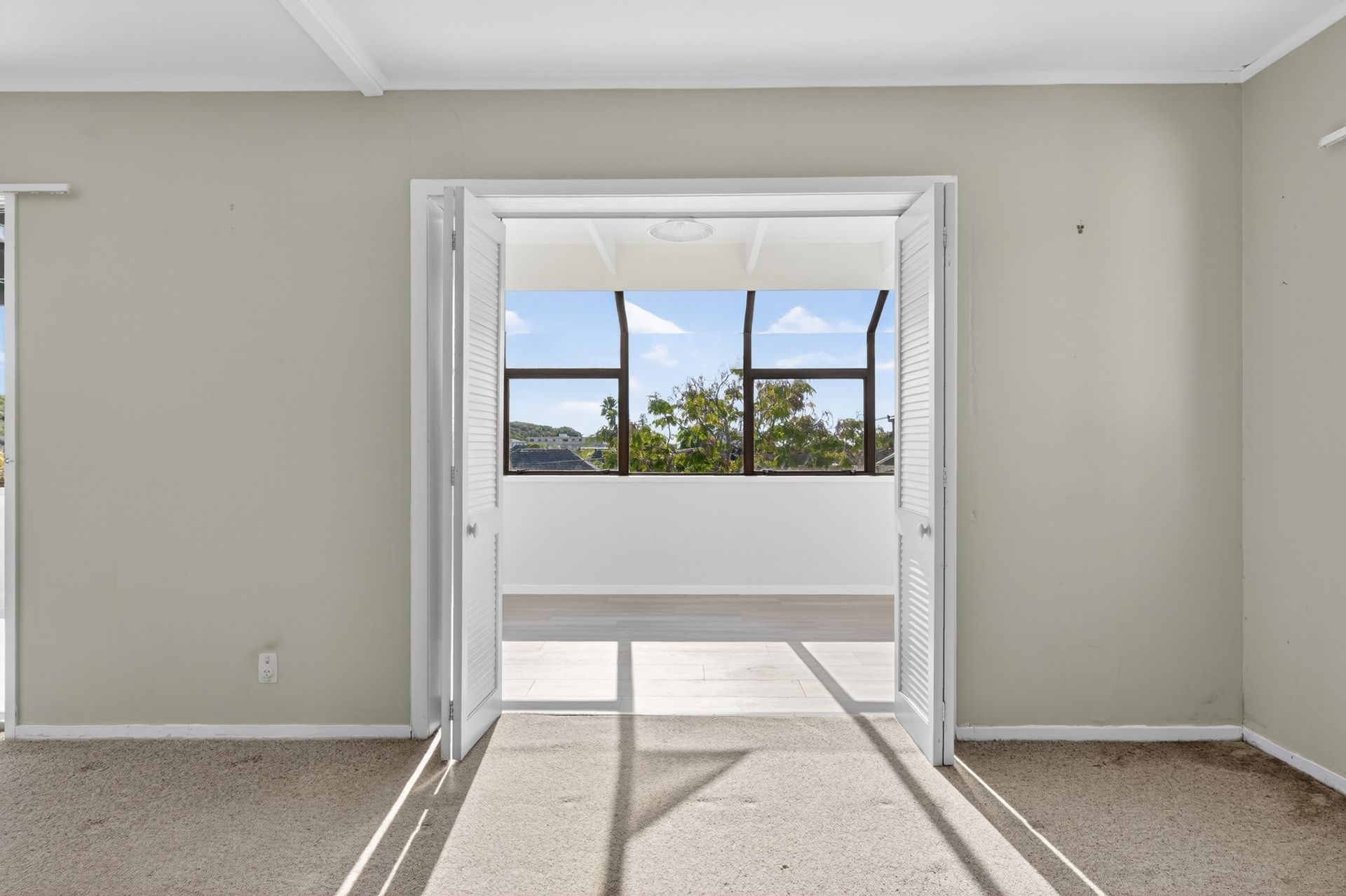 Mission Bay Entry with Renovation Potential — slide 31