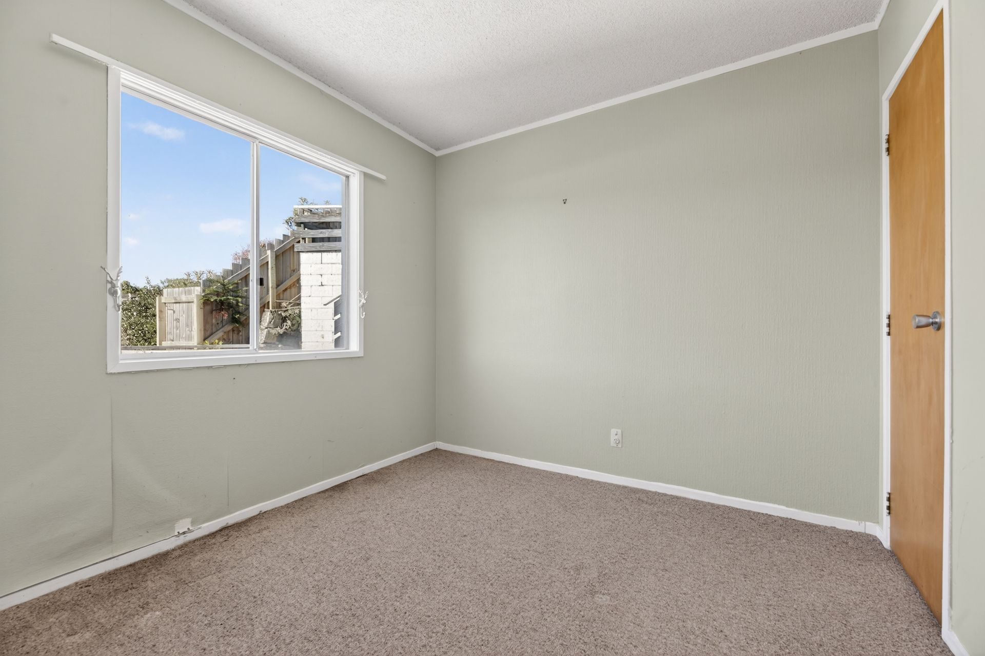 Mission Bay Entry with Renovation Potential — slide 35